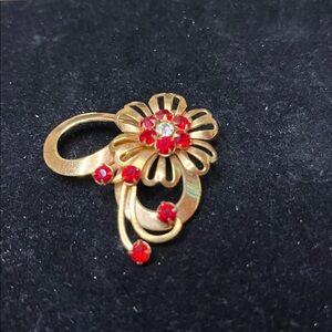 Q2 Gold Red Floral